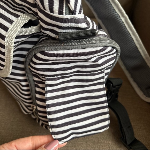 Sable Black & White Striped Backpack Diaper Bag. Excellent conditional INV25/478 - Picture 9 of 16